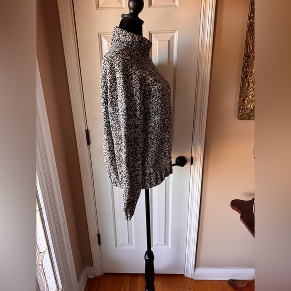 Liz Claiborne Vintage Black and White Turtleneck Neck Sweater - Picture 3 of 9